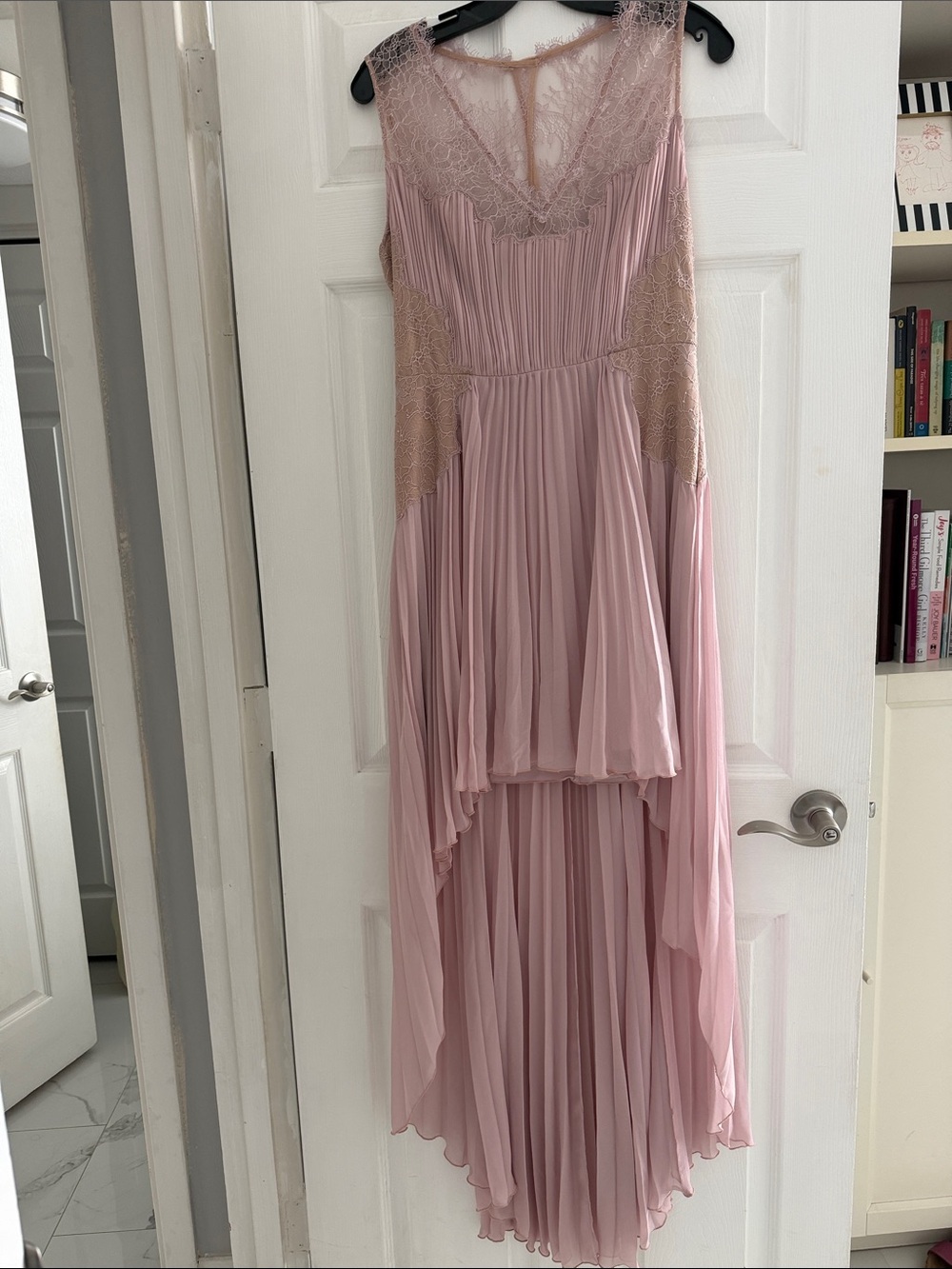 BCBGMAXAZRIA LAVENDER ANGELEA PLEATED HIGH LOW  with lace DRESS 
SZ: 6